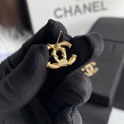 CC CC GOLD EARRINGS