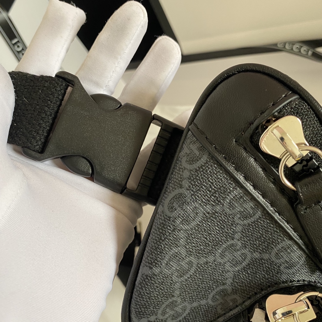 GG BELT BAG WITH INTERLOCKING G BLACK 23CM 682933 92THN 1000
