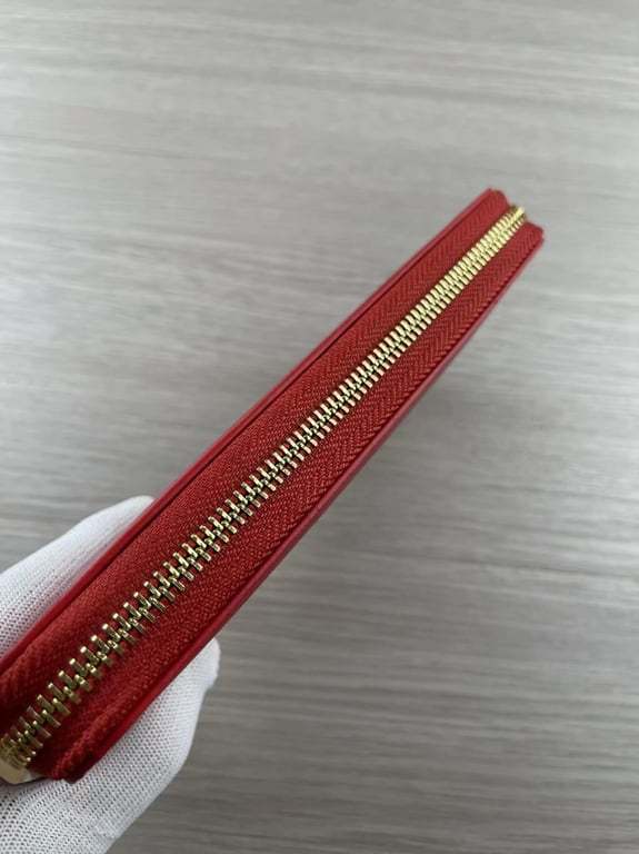 LOUIS VUITTON ZIPPY WALLET RED M60017
