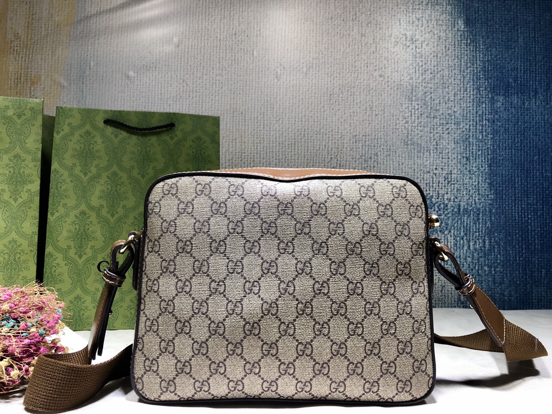 GG MESSENGER BAG WITH INTERLOCKING G 25.5 CM 675891 92THG 8563