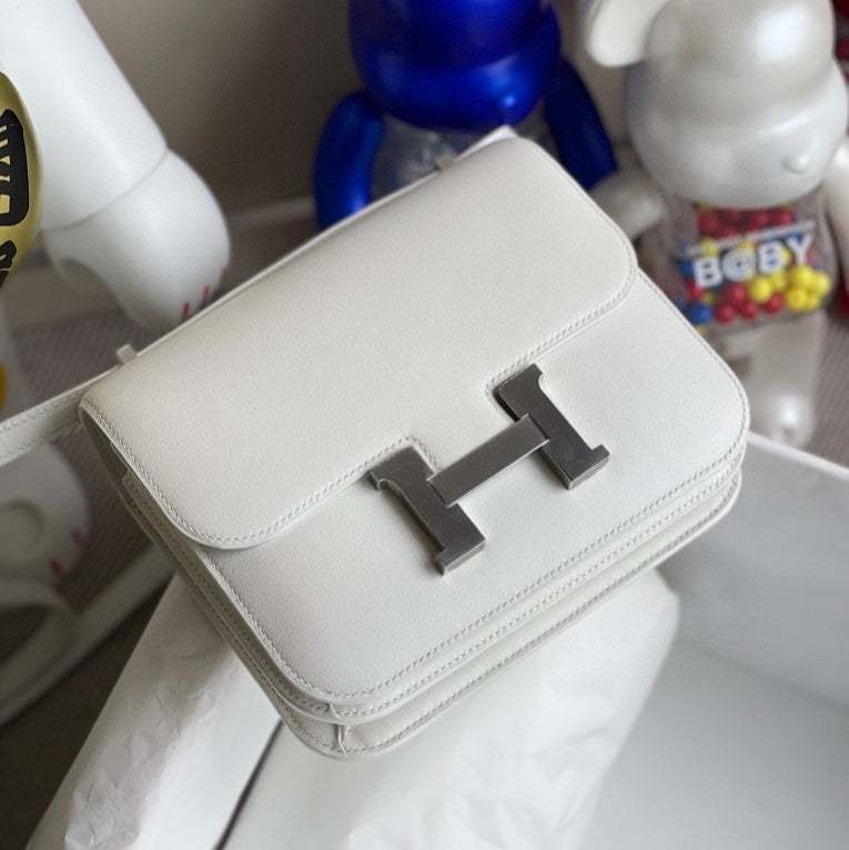 HM CONSTANCE SWIFT WHITE SILVER HARDWARE 18CM