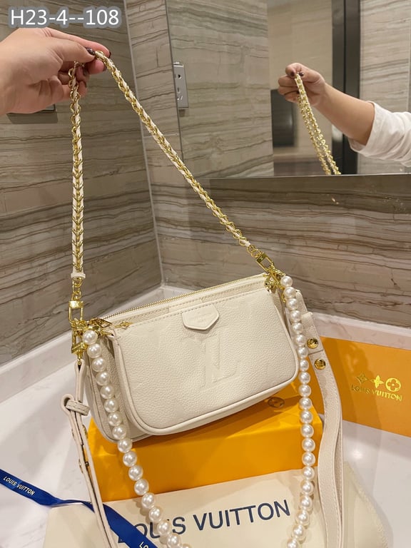 LUV MULTI POCHETTE ACCESSOIRES CREAM 18CM M46568