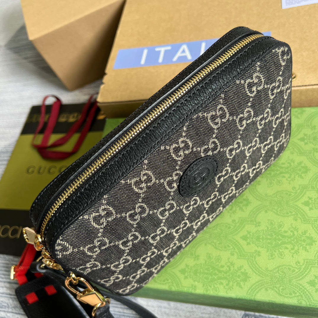 gg Shoulder Bag With Interlocking G Black And White gg Supreme Canvas For Women  9.6in/24.5cm gg