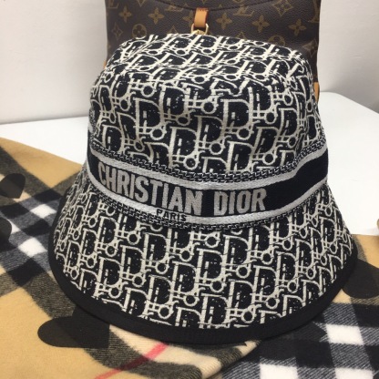 DOR OBLIQUE BUCKET HAT BLACK