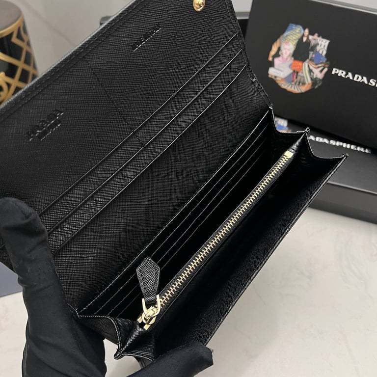PR SAFFIANO LUX LEATHER FLAP CONTINENTAL BLACK WALLET 19CM