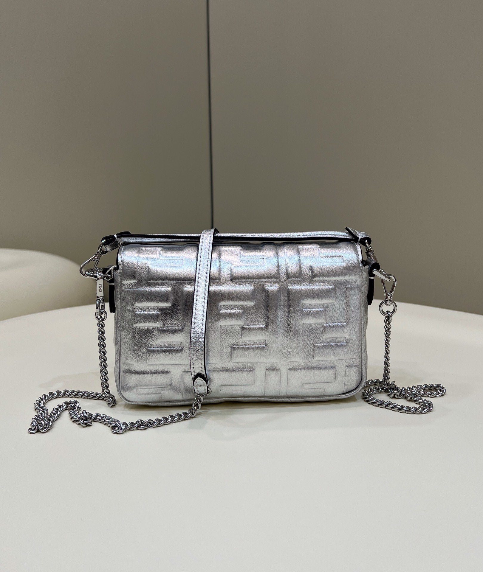 FI Baguette Silver For Women, Women&#8217;s Handbags, Shoulder And Crossbody Bags 7.5in/19cm FF 8BS017