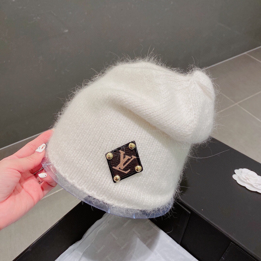 LV WOOL BEANIE WITH MONOGRAM CANVAS &amp; LEATHER TAG WHITE