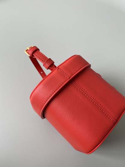 CE Small Box Cuir Triomphe Red For Women 4in/11cm 199263EFB.27BR