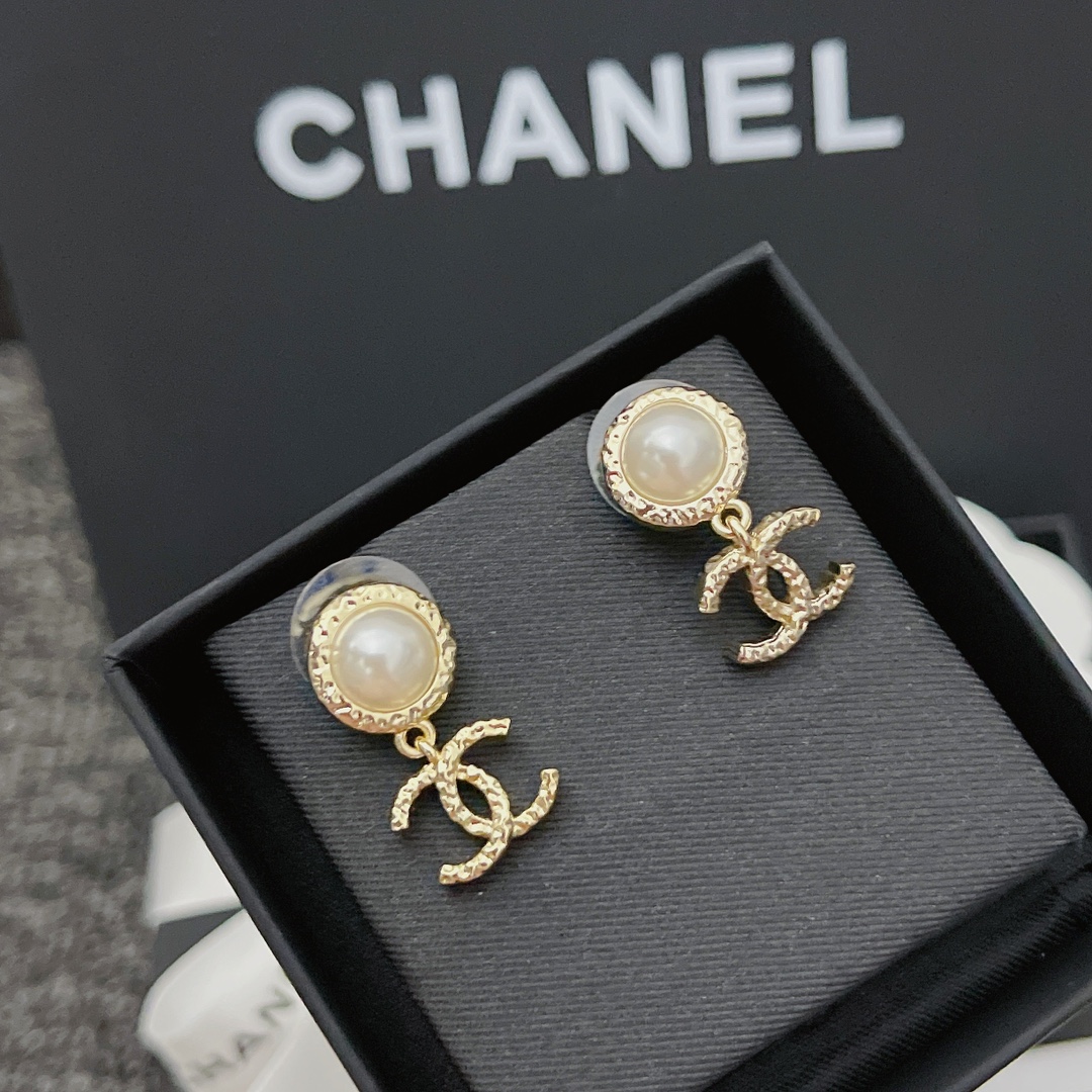 CC CC PEARL EARRINGS