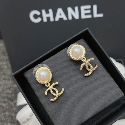 CC CC PEARL EARRINGS