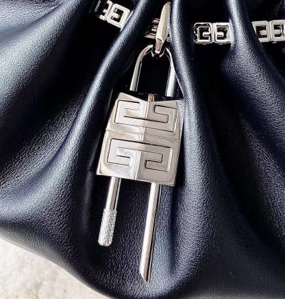 gv Small Kenny Bag Black For Women, Handbags, Shoulder Bags 12.6in/32cm BB50MJB1DM-001
