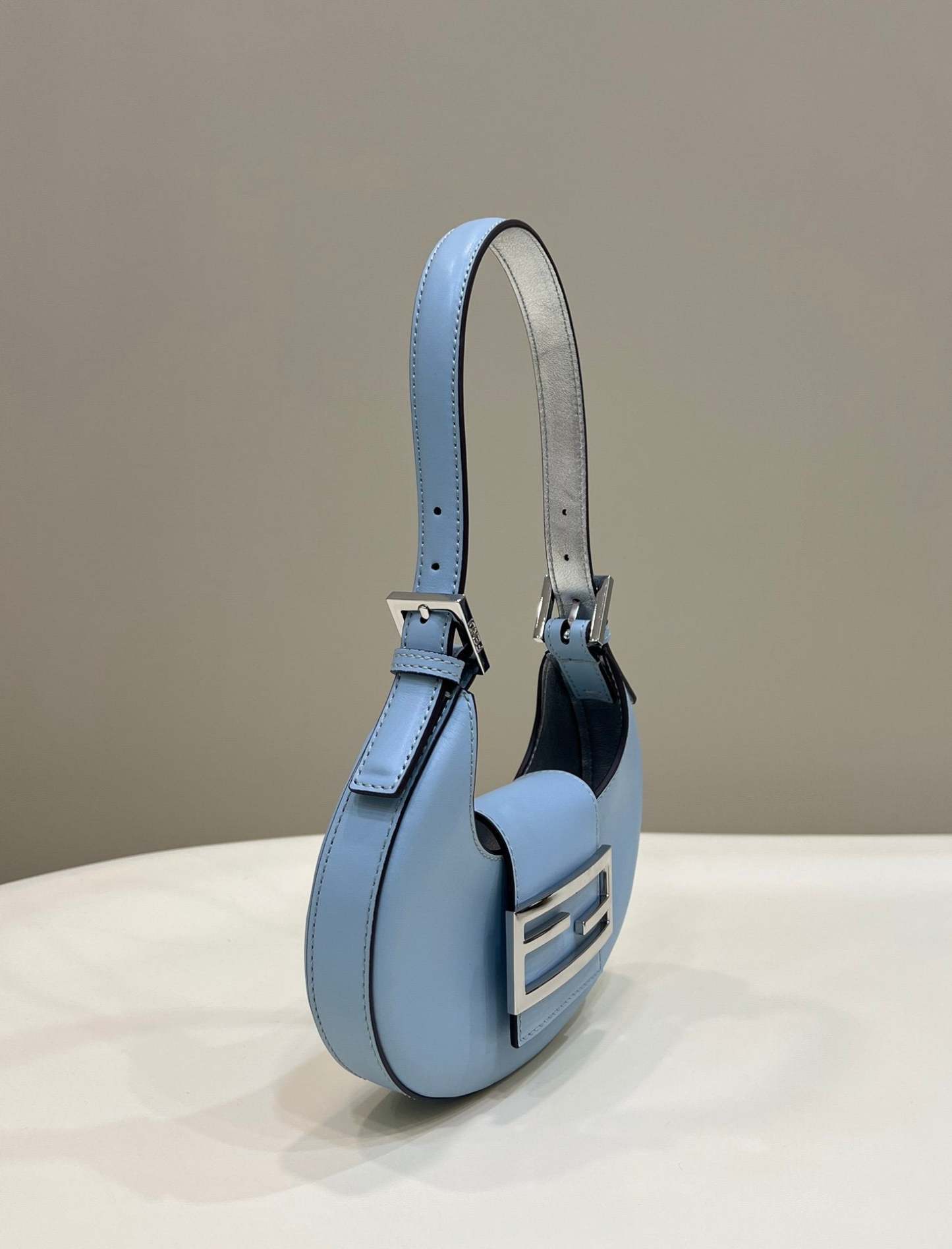 FI Cookie White For Women, Women’s Handbags, Shoulder Bags 7.4in/19cm FF 8BS065AAIWF1HBK