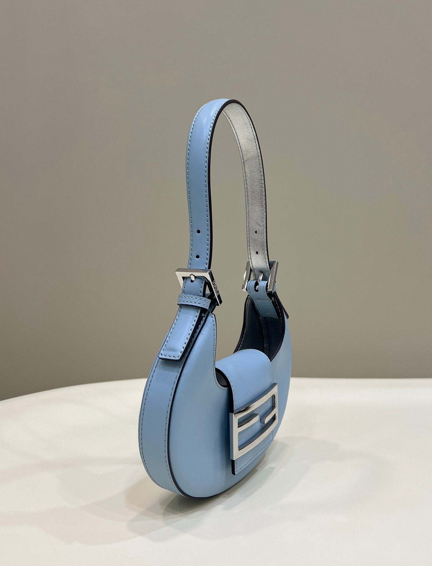 FI Cookie White For Women, Women’s Handbags, Shoulder Bags 7.4in/19cm FF 8BS065AAIWF1HBK