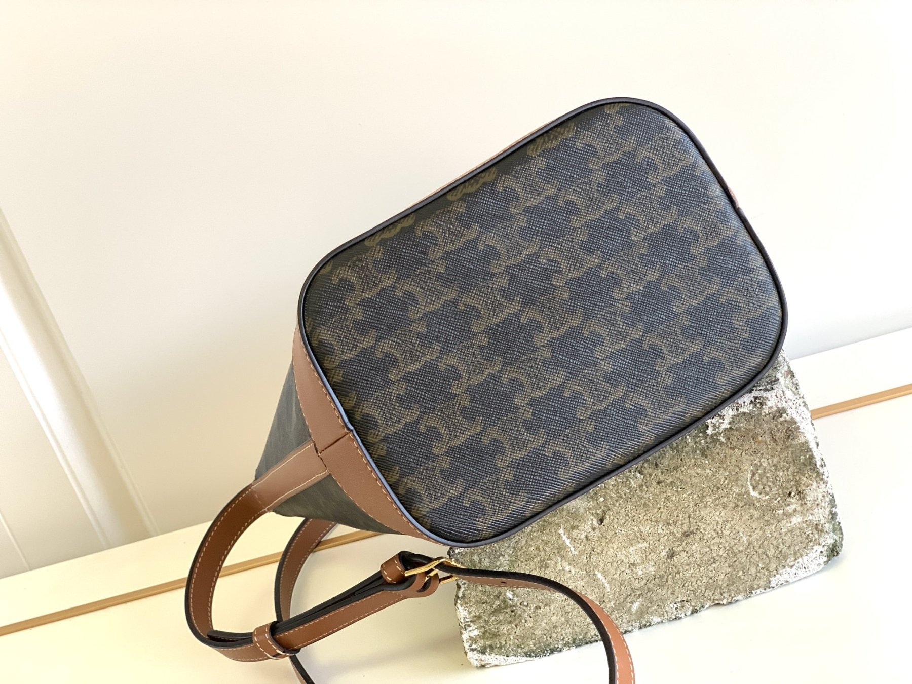 CE CUIR TRIOMPHE CANVAS AND CALFSKIN CE PRINT TAN