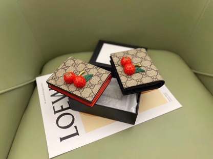 GG SUPREME CANVAS CARD CASE WALLET WITH CHERRIES RED LEATHER INSIDE 10CM 476050