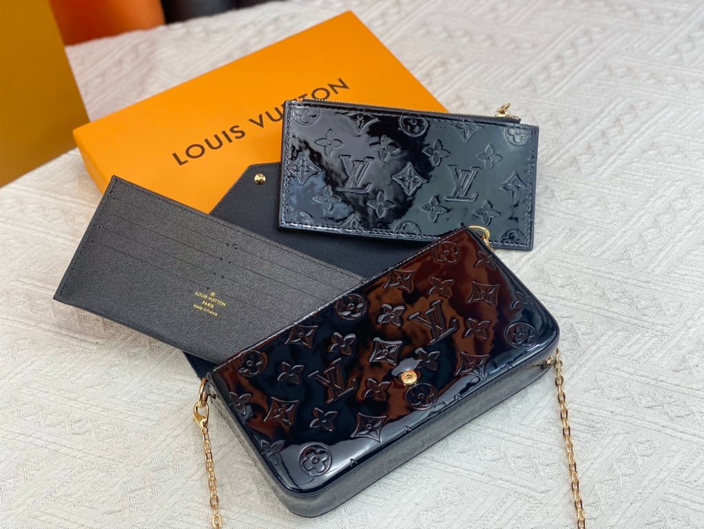 LUV POCHETTE FELICE AMARANTE MONOGRAM VERNIS BLACK 21CM