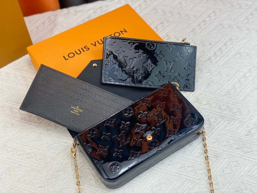 LUV POCHETTE FELICE AMARANTE MONOGRAM VERNIS BLACK 21CM