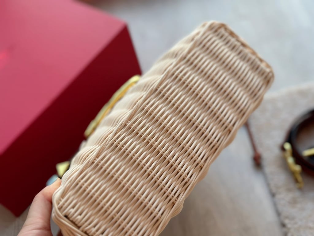 VLA 25CM BEIGE GARAVANI WO VLOGO SMALL WICKER BASKET BAG