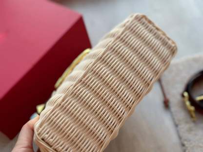 VLA 25CM BEIGE GARAVANI WO VLOGO SMALL WICKER BASKET BAG