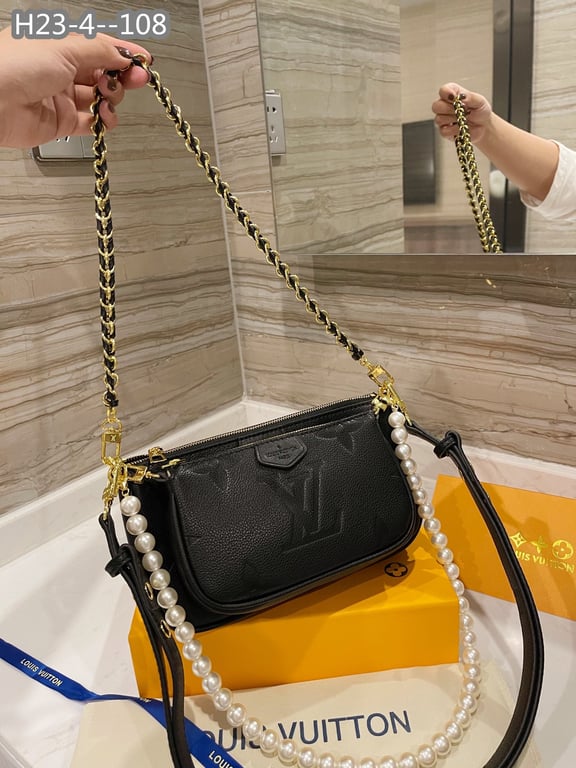LUV MULTI POCHETTE ACCESSOIRES BLACK 18CM M80399
