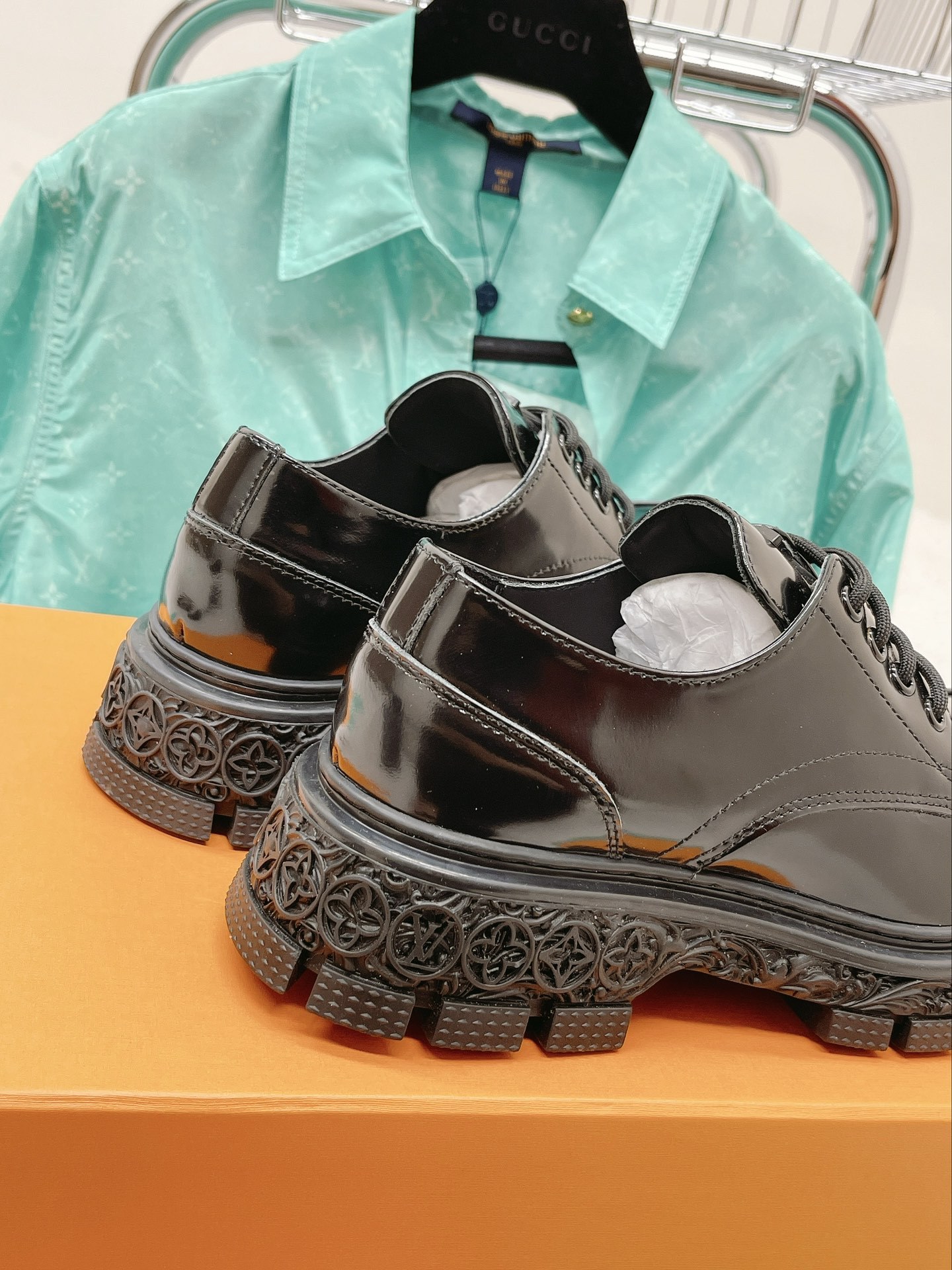 LUV LV BAROQUE DERBY BLACK