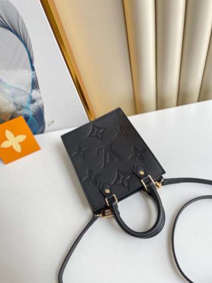 LUV PETIT SAC PLAT 17CM BLACK