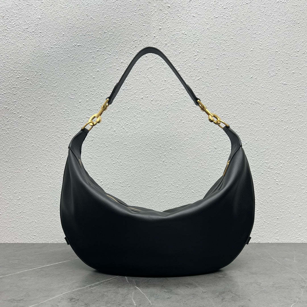 CE Medium Leandre Bag In Supple Black For Women 14in/35cm 197263DV7.38NO