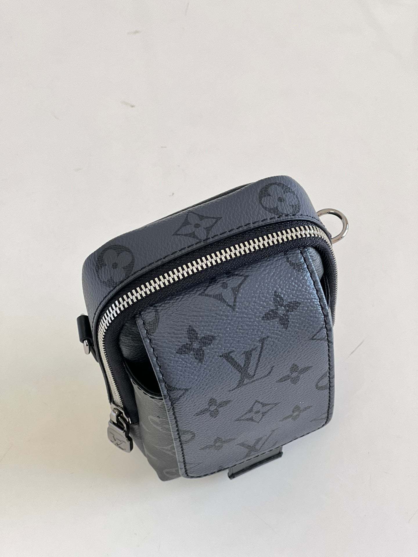 LV Double Phone Pouch Monogram Eclipse Reverse Canvas For Men, Bags, Crossbody Bags 7.1in/18cm LV M81321