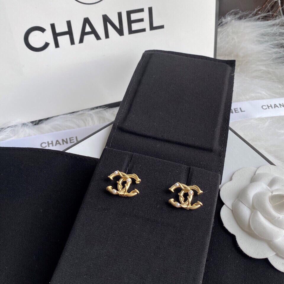 CC CC GOLD EARRINGS