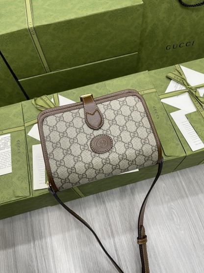 GG Mini shoulder bag with Interlocking G 671620 92TCG 8563