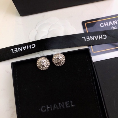 CC BUTTON EARRINGS
