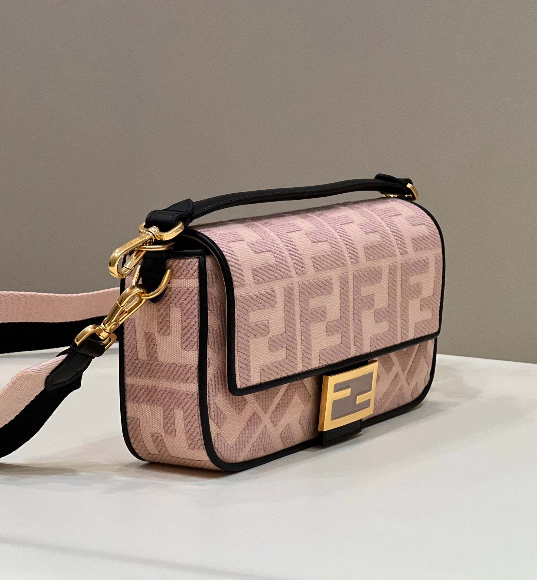 FI Baguette Light Pink For Women, Women’ Handbags, Shoulder And Crossbody Bags 10.6in/27cm FF 8BR600