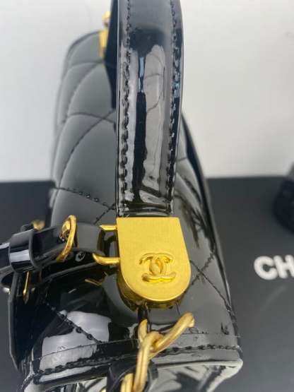 CHL SMALL FLAP BAG WITH TOP HANDLE BLACK AS3652