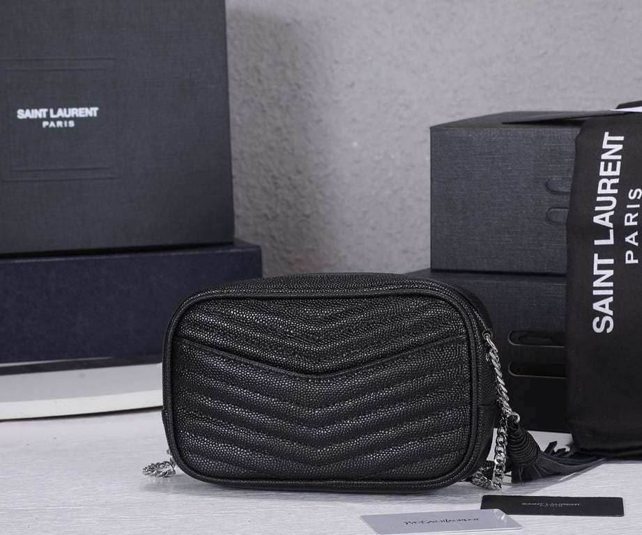 SAINT LAURENT LOU CAMERA BAG IN QUILTED NOIR LEATHER BLACK 18CM