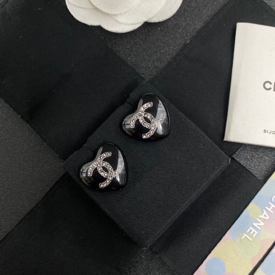 CC HEART BLACK EARRINGS