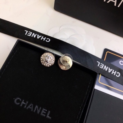 CC BUTTON EARRINGS