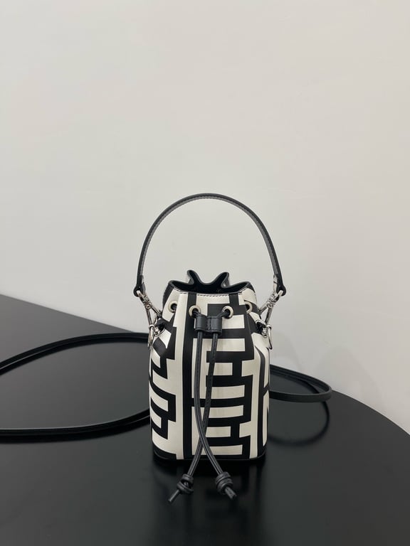 FD MON TRESOR BUCKET BAG BLACK WHITE 18CM