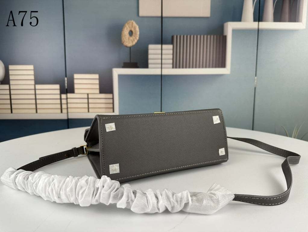SAINT LAURENT CASSANDRA MEDIUM TOP HANDLE IN GRAIN DE POUDRE EMBOSSED FOG LEATHER 24CM