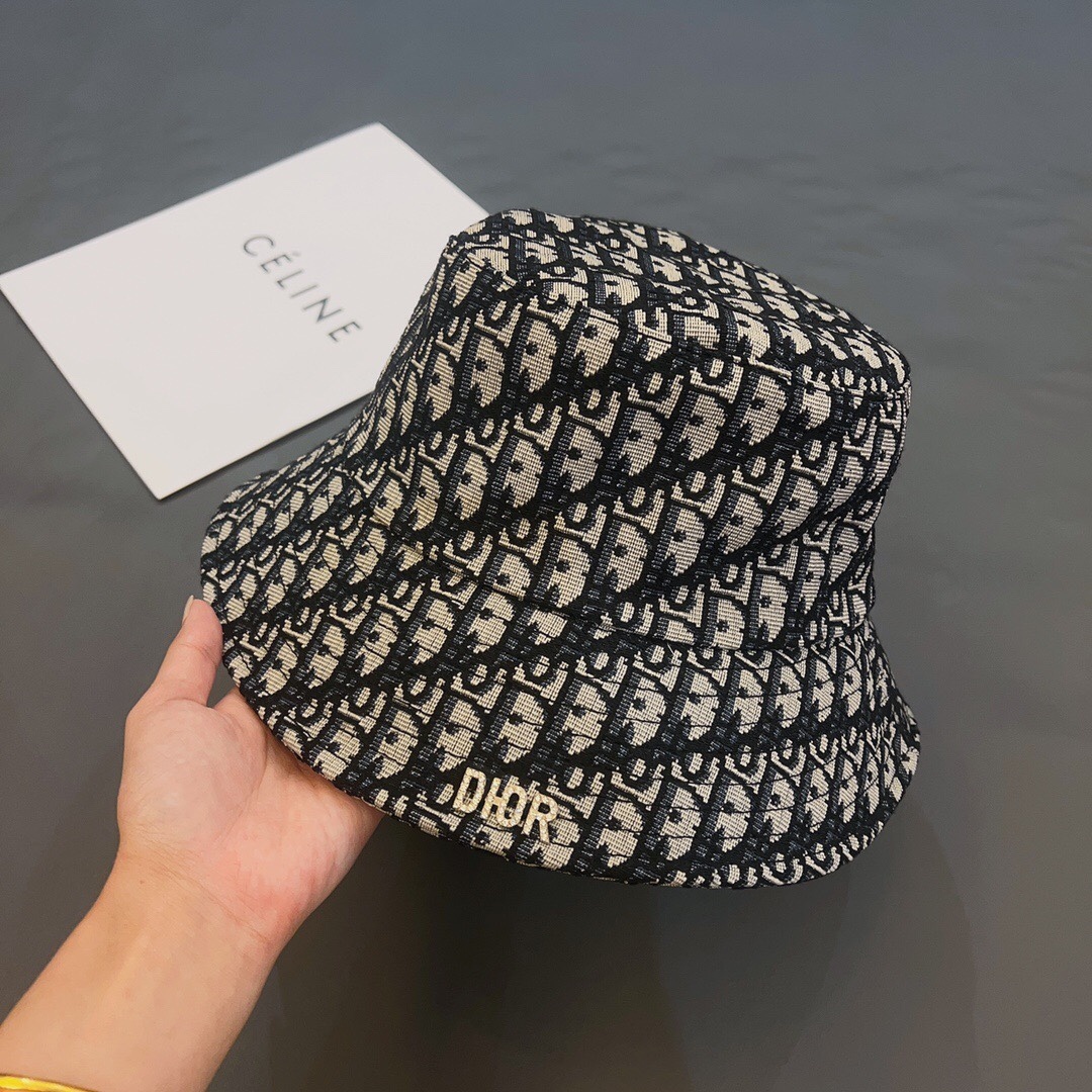 DOR OBLIQUE BUCKET HAT WITH DOR HARDWARE BLACK AND BEIGE