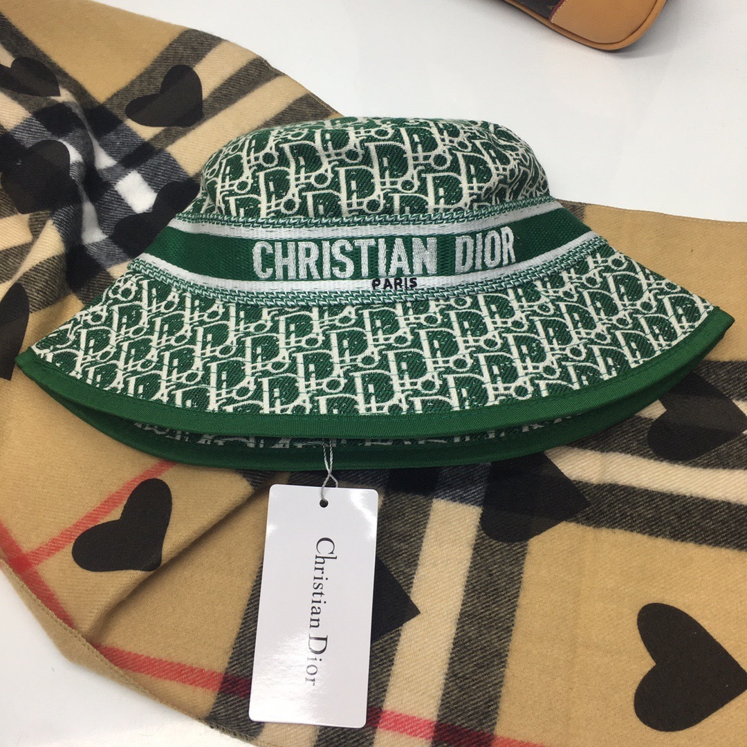 DOR OBLIQUE BUCKET HAT GREEN