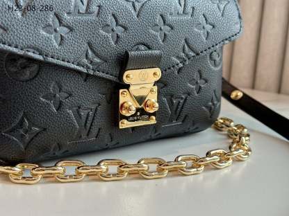 LUV POCHETTE METIS EAST WEST BAG BLACK 21CM M46595
