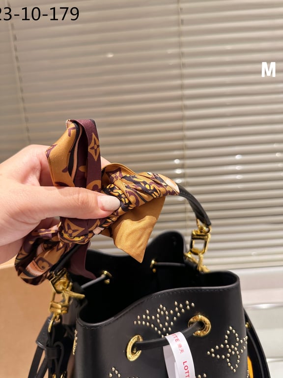 LUV NEONOE BB BLACK 25CM M46734