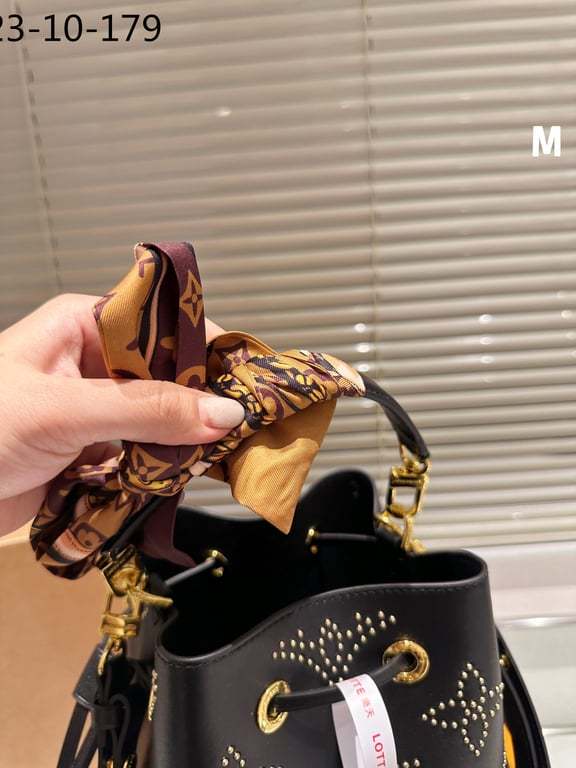 LUV NEONOE BB BLACK 25CM M46734