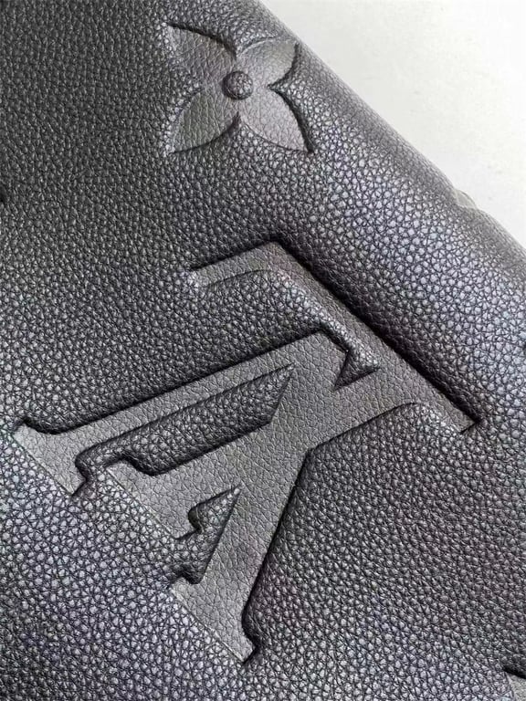 LUV ONTHEGO PM 25CM BLACK