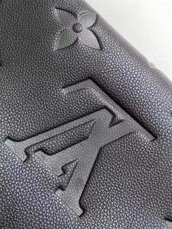 LUV ONTHEGO PM 25CM BLACK