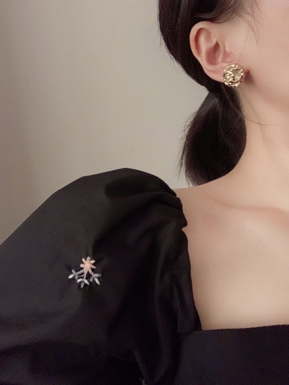 CC CC BUTTON CLIP-ON EARRINGS