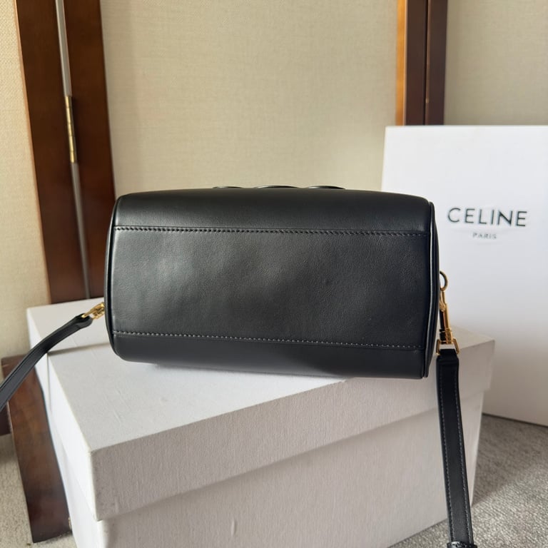 CE  SMALL BOSTON BAG IN SMOOTH CALFSKIN WITH CUIR TRIOMPHE BLACK