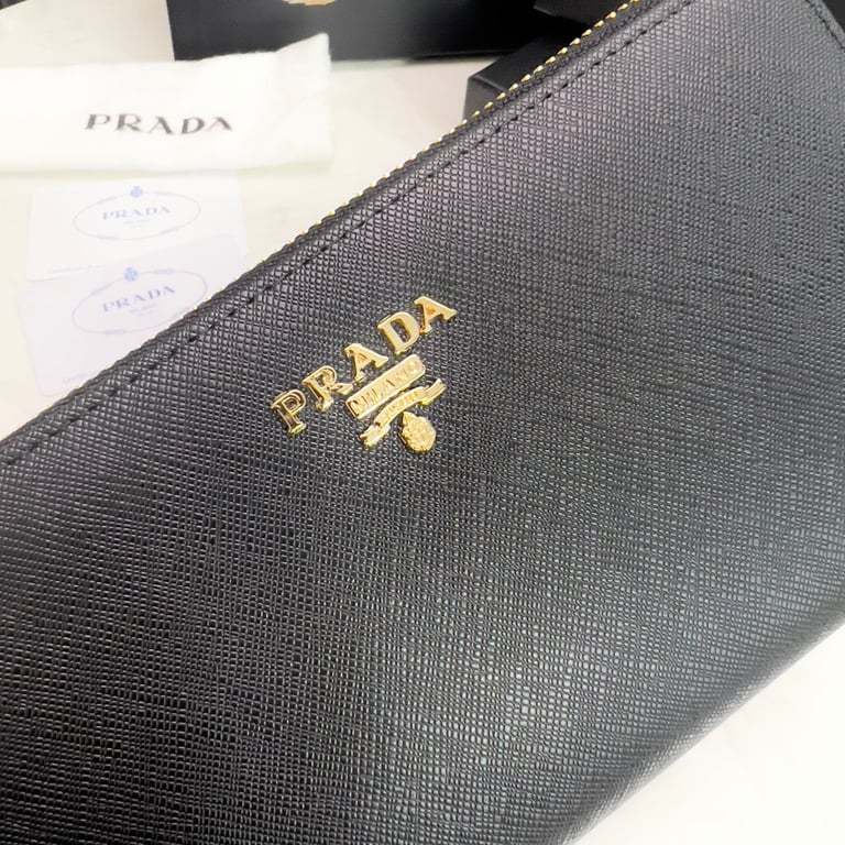 PR LARGE SAFFIANO LEATHER WALLET BLACK 19CM