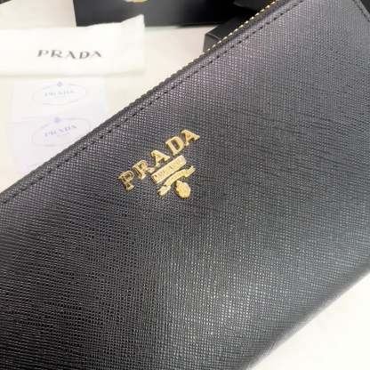 PR LARGE SAFFIANO LEATHER WALLET BLACK 19CM