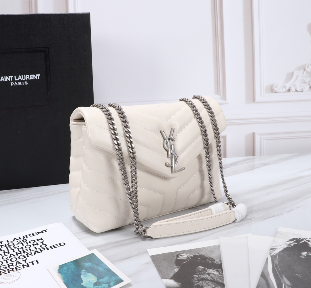 YSL LOULOU SMALL CHAIN BAG IN MATELASSÉ Y LEATHER WHITE SILVER 23CM 494699DV7269207